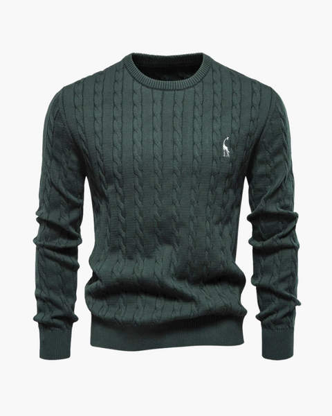 Close da gola alta estruturada com zíper prateado, suéter masculino premium.