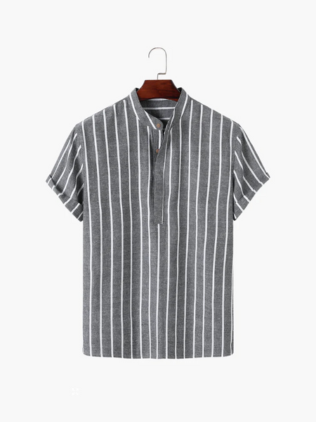 Camisa listrada masculina preta no conceito old money, ideal para visuais clássicos e leves
