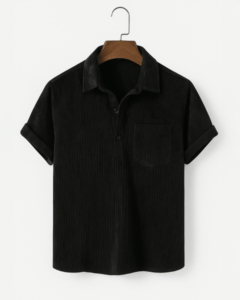 Vista traseira da camisa de veludo marrom com corte reto.