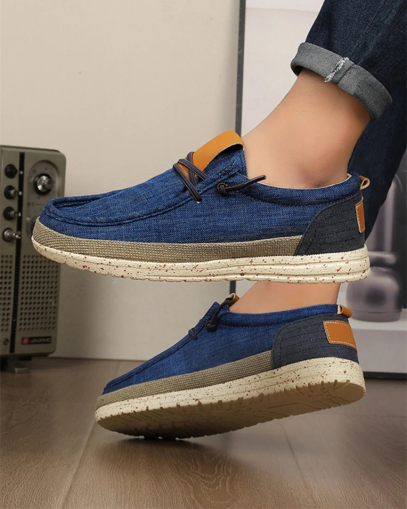 Detalhes minimalistas e design slip-on para estilo old money.