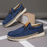 Detalhes minimalistas e design slip-on para estilo old money, como lona premium que parece jeans.