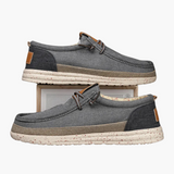 Mocassim masculino com sola clara e palmilha macia para uso diário.