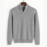 Suéter masculino com zíper e gola alta, estilo old money sofisticado para inverno.