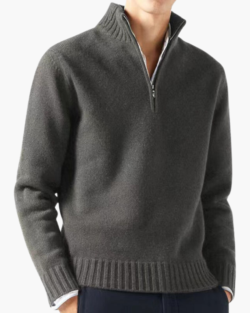 Versão verde escuro do suéter old money. Visual clássico e discreto para homens elegantes.