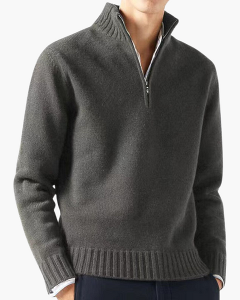 Versão verde escuro do suéter old money. Visual clássico e discreto para homens elegantes.